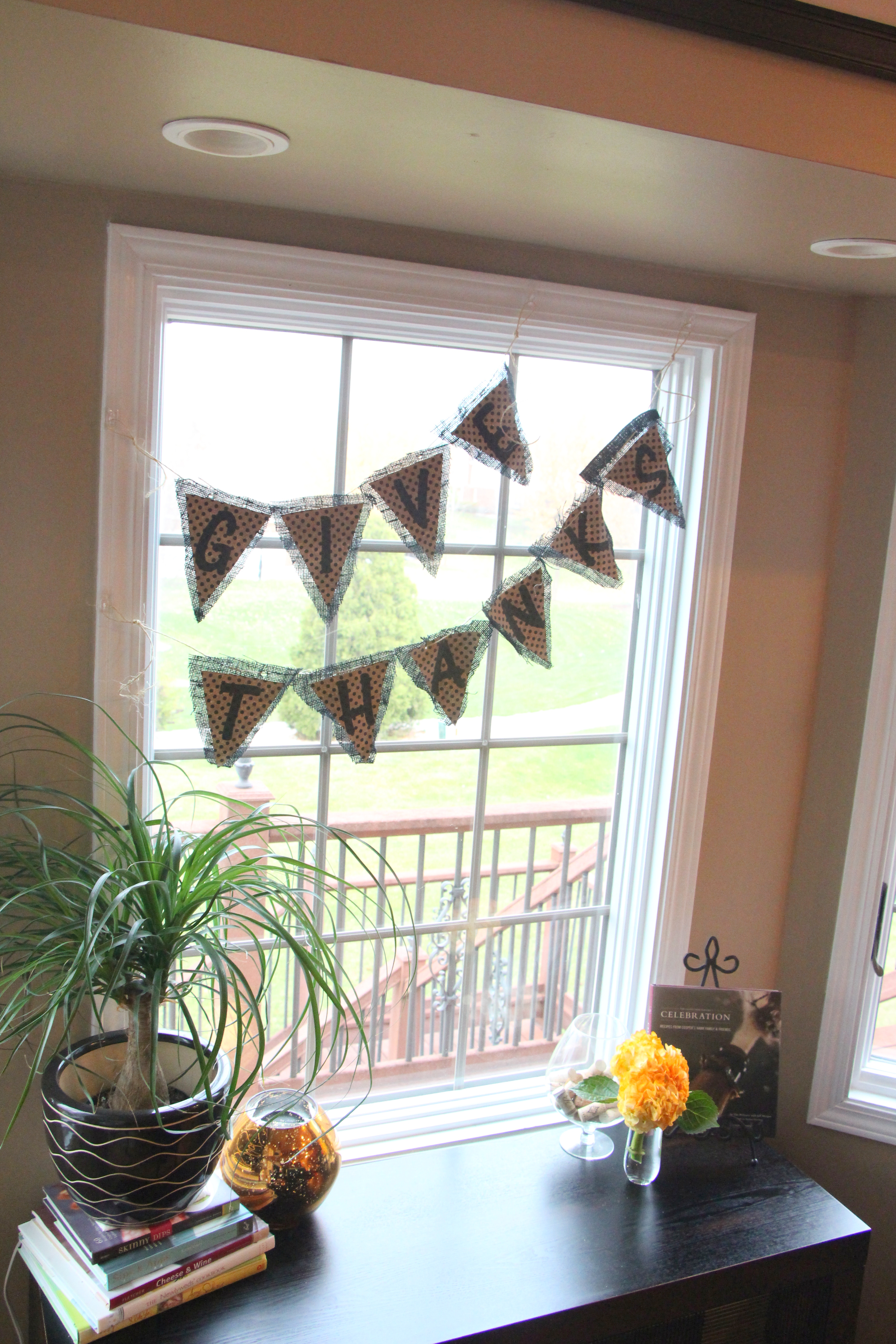 DIY Thanksgiving bunting with black burlap & wrapping paper